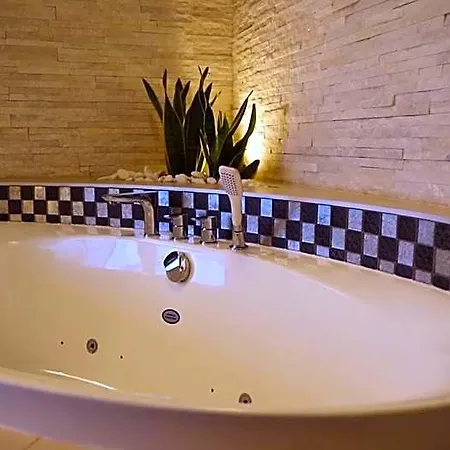 Hotell Karpatia & Deluxe 3*